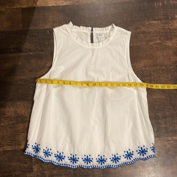 J. Crew 100% Cotton Embroidered Flowers Blue White Tank Top Size Medium Ruffle - Picture 11 of 12